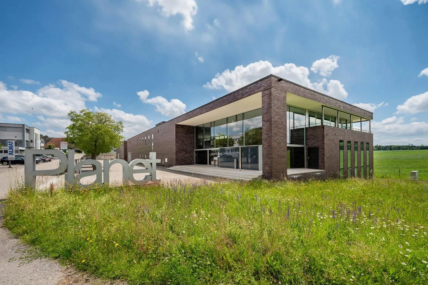 High-quality production and office building between Brüttiseller Kre... - Photo 1 of 13