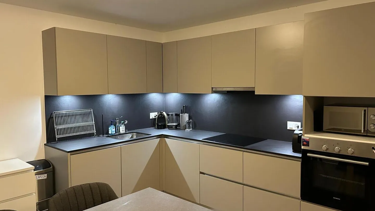 Möblierte 2.5-Zimmer-Dachwohnung mit Terrasse - Foto 5 von 16