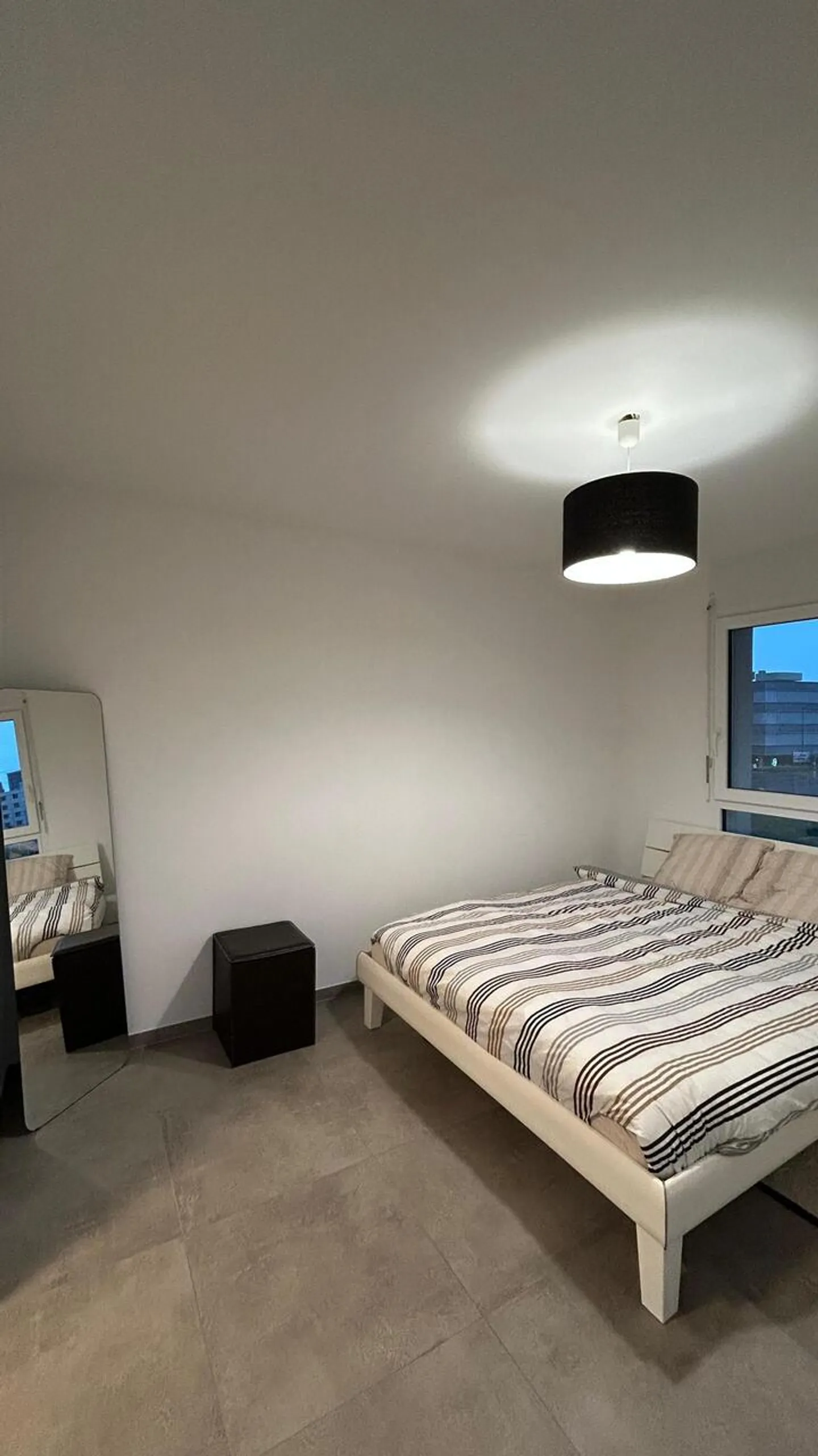 Möblierte 2.5-Zimmer-Dachwohnung mit Terrasse - Foto 9 von 16