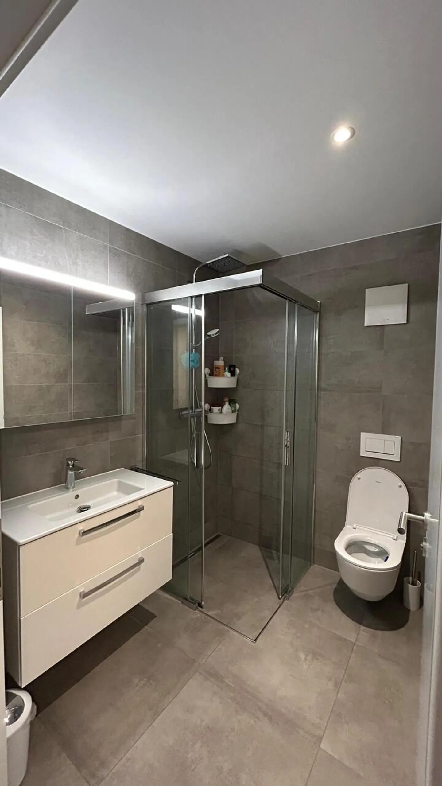 Möblierte 2.5-Zimmer-Dachwohnung mit Terrasse - Foto 10 von 16