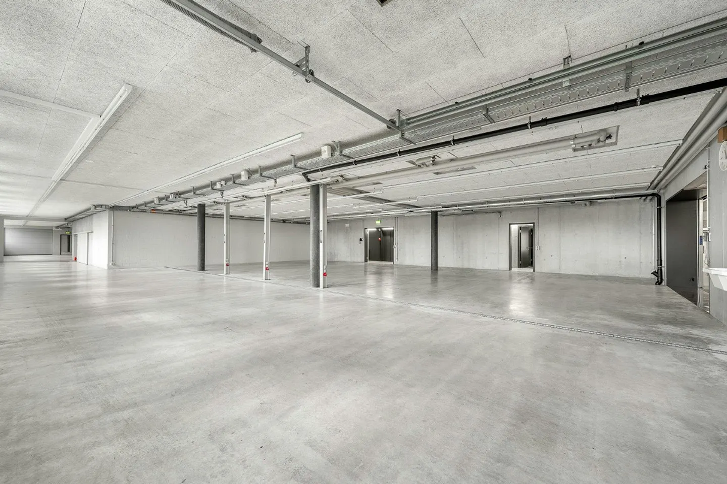High-quality production and office building between Brüttiseller Kre... - Photo 13 of 13