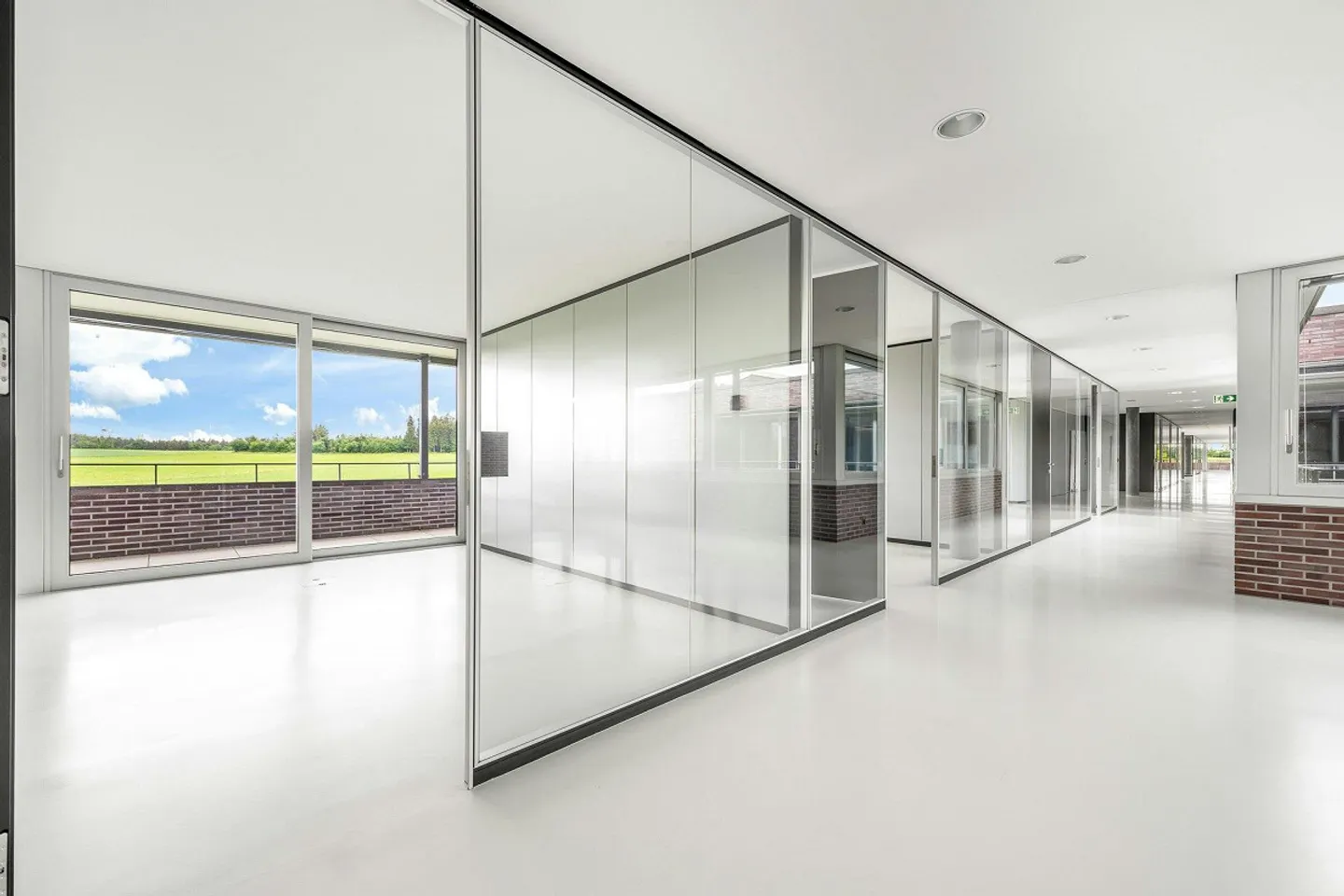 High-quality production and office building between Brüttiseller Kre... - Photo 5 of 13