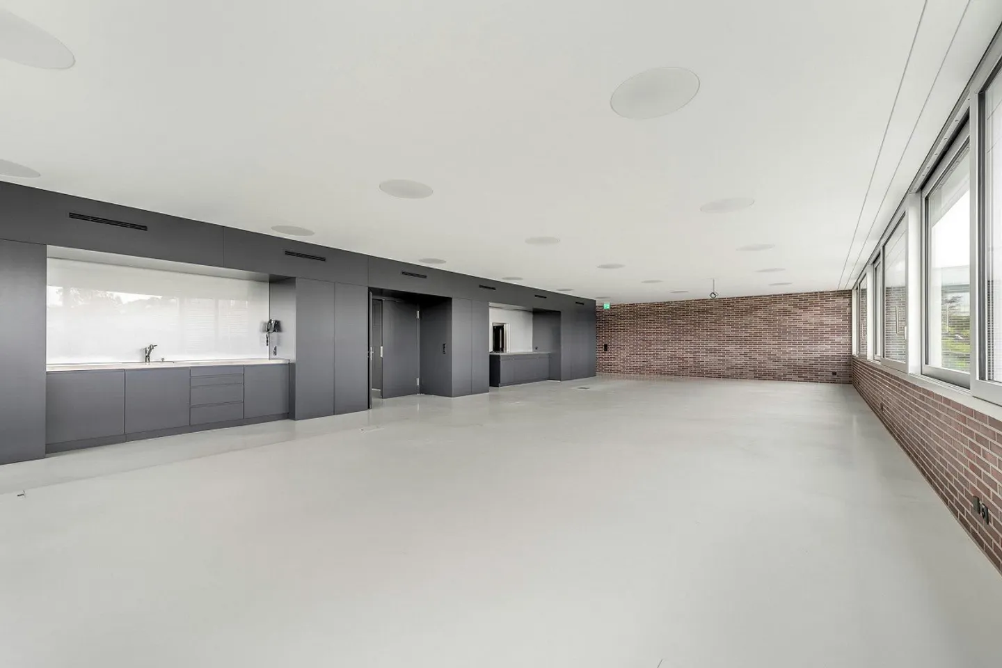 High-quality production and office building between Brüttiseller Kre... - Photo 6 of 13