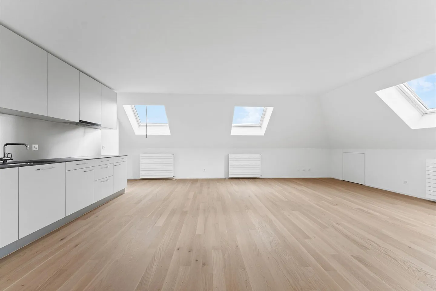 Central and modern 2-room apartment at Waisenhausplatz - Photo 1 of 9