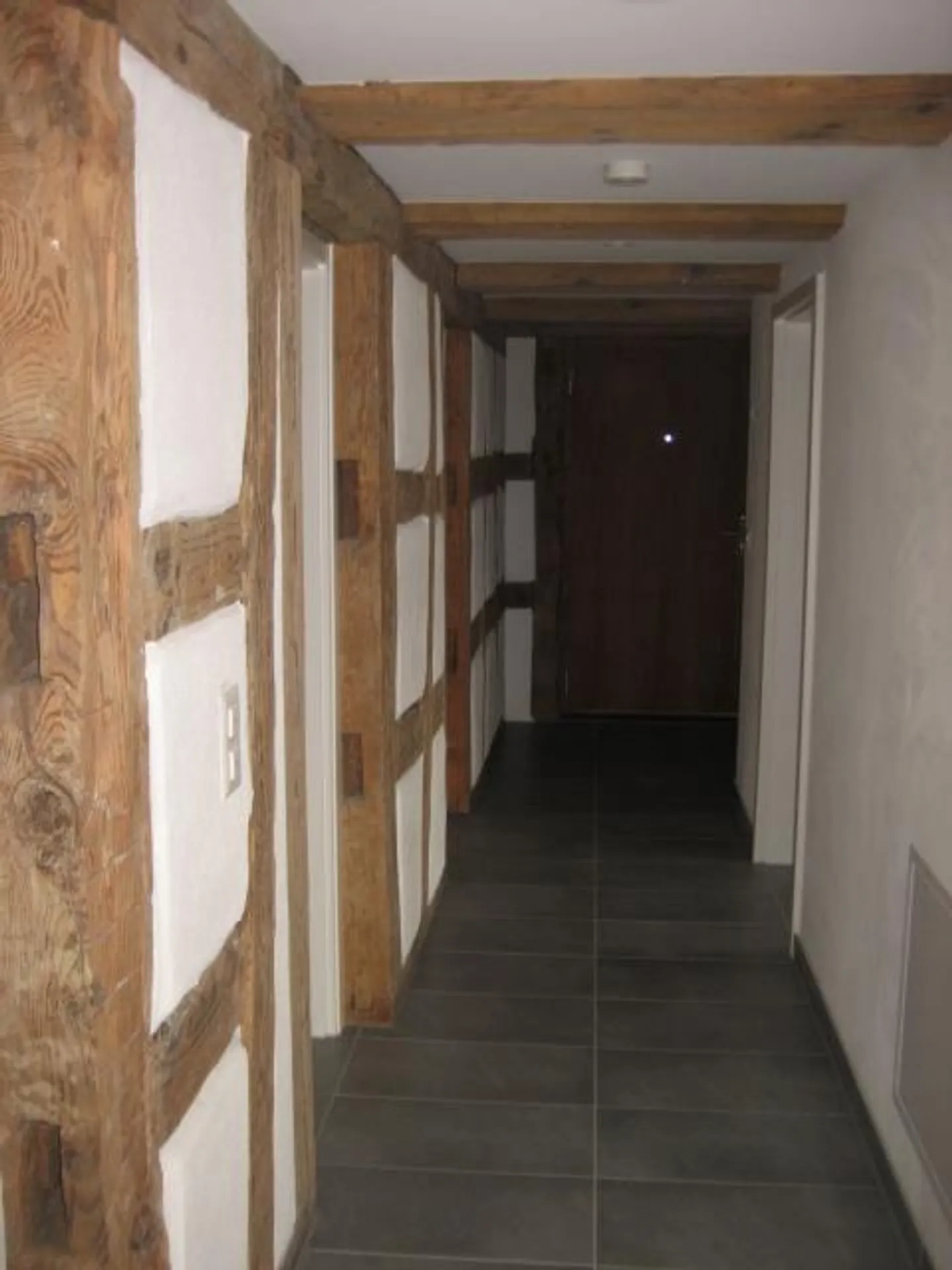 Dreamlike 3.5 Room Apartment in Renovated Timber House - Photo 6 of 8