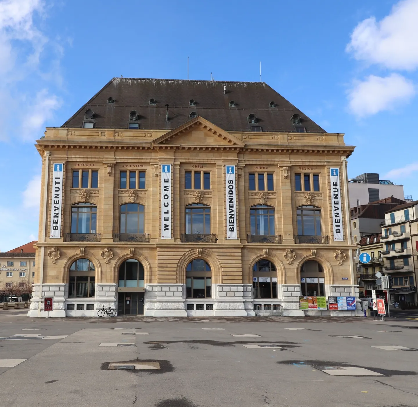 Affitto uffici di 285 m² in un edificio storico con vista... - Foto 1 di 3