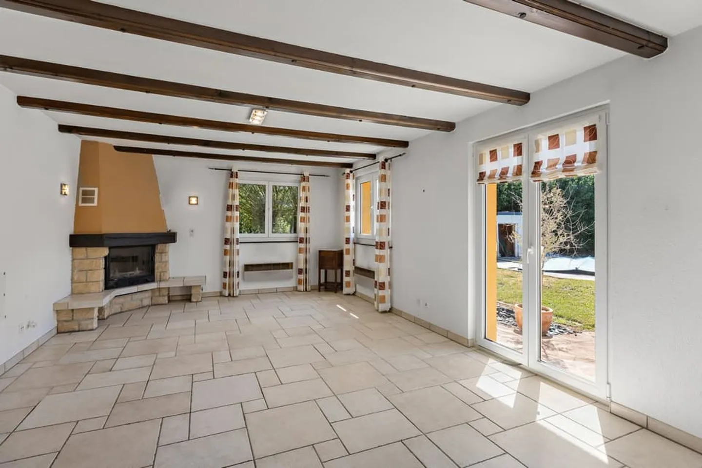 Geräumige Einzelvilla mit Pool und wunderschönem Außenbereich in Grolley - Foto 2 von 12