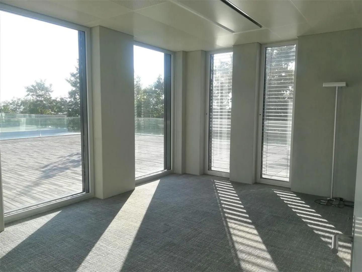 Modernes Büro in Seenähe - Foto 3 von 10