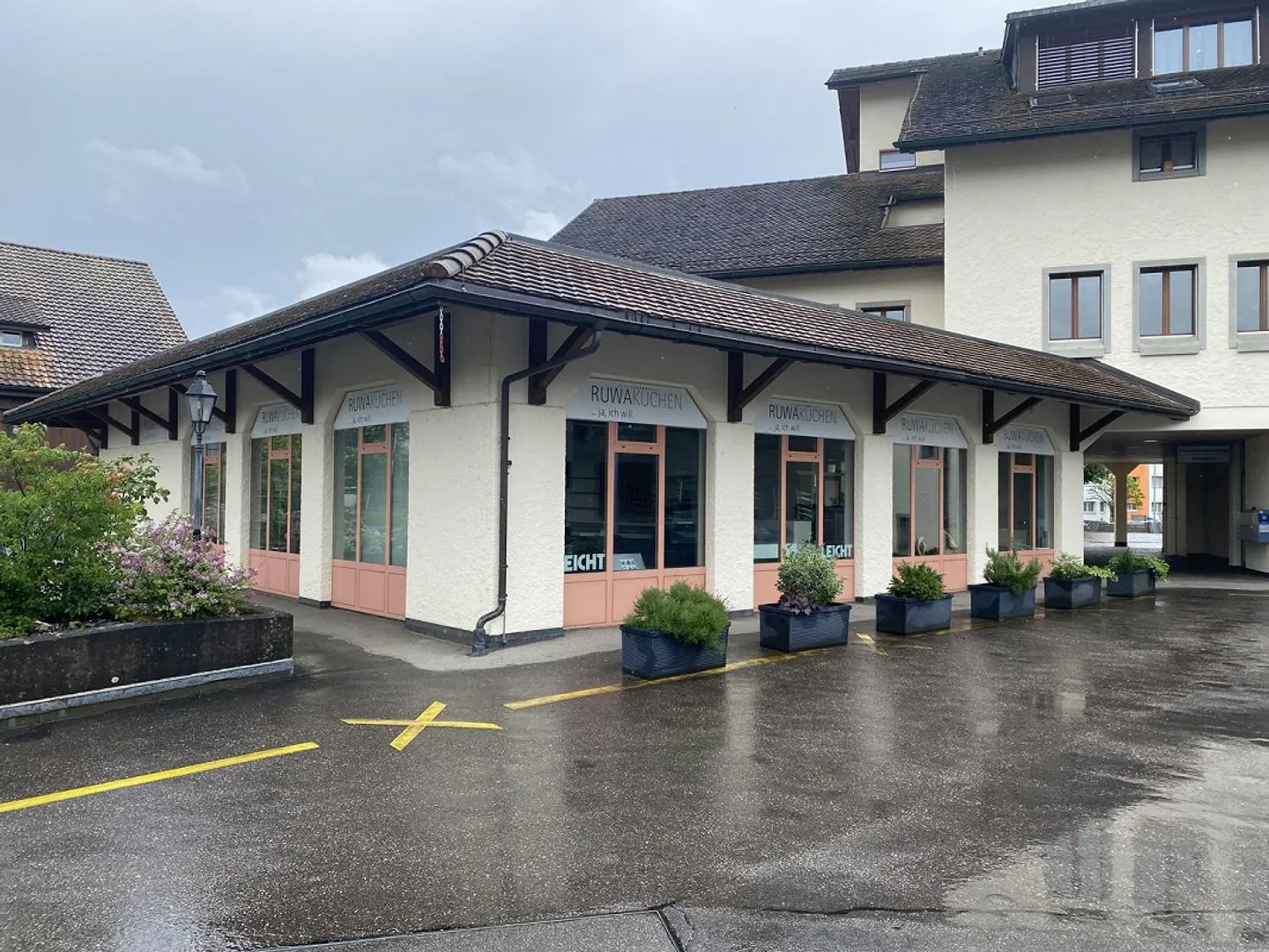 Versatile commercial space in the village center - Photo 4 of 23