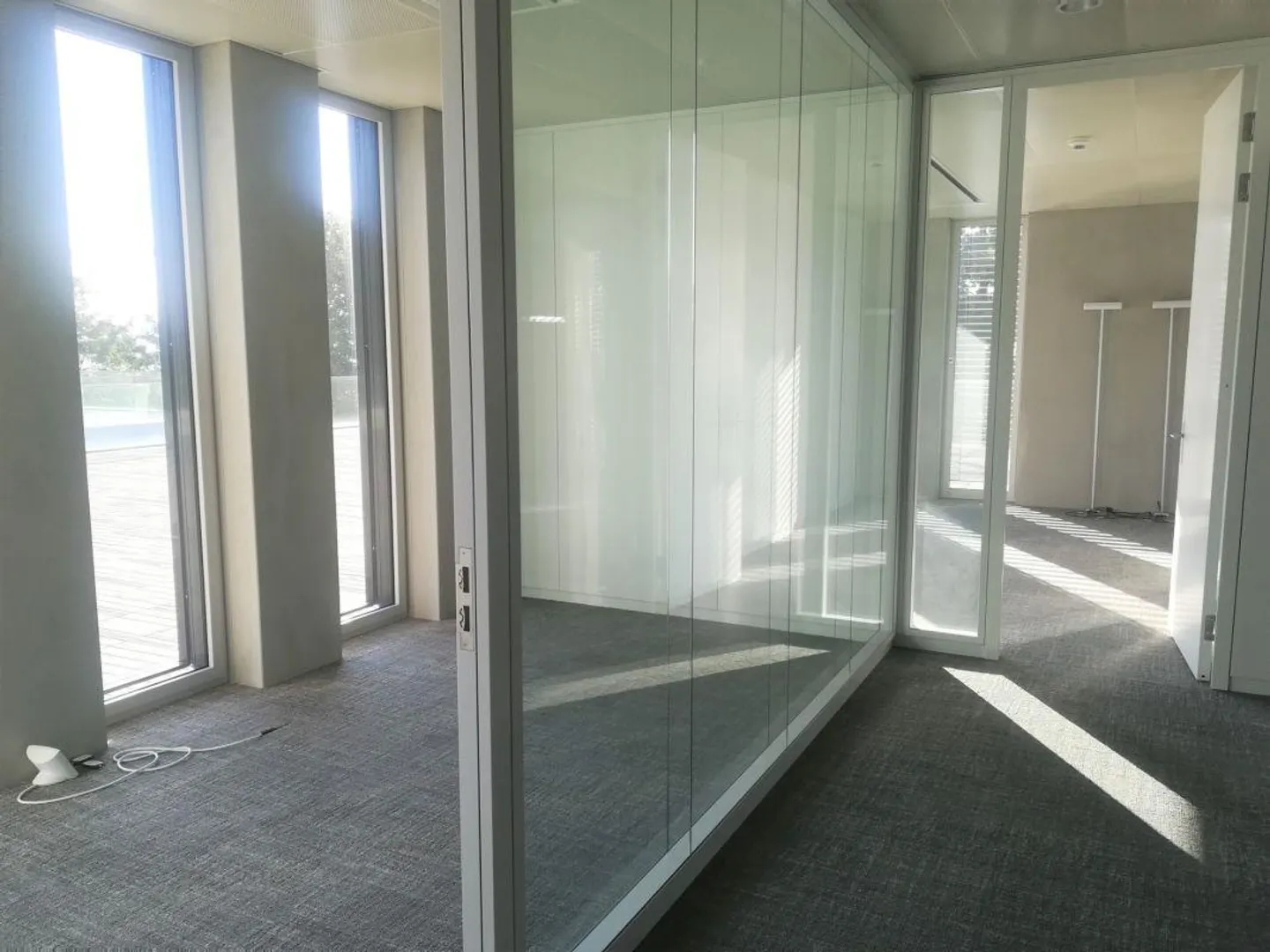 Modernes Büro in Seenähe - Foto 8 von 10