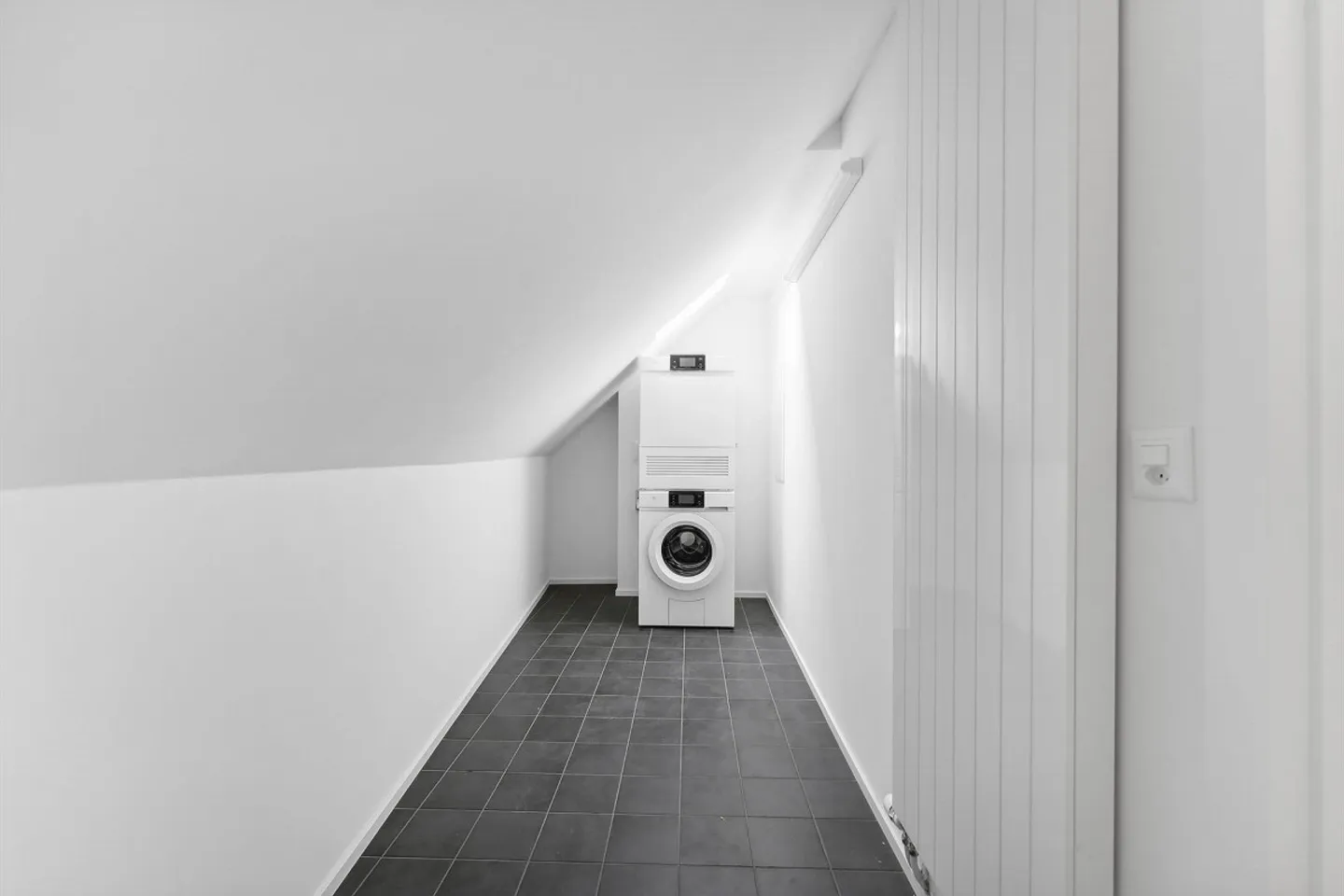 Central and modern 2-room apartment at Waisenhausplatz - Photo 7 of 9