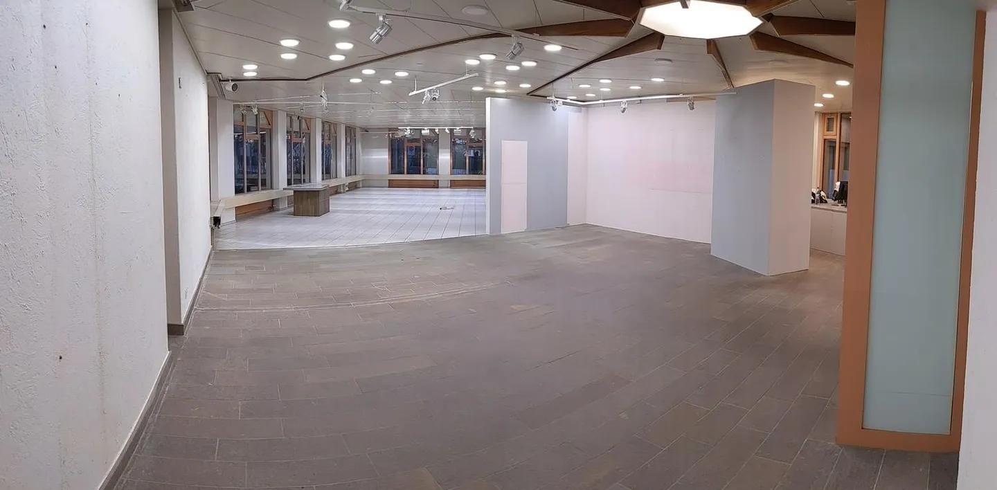 Versatile commercial space in the village center - Photo 9 of 23