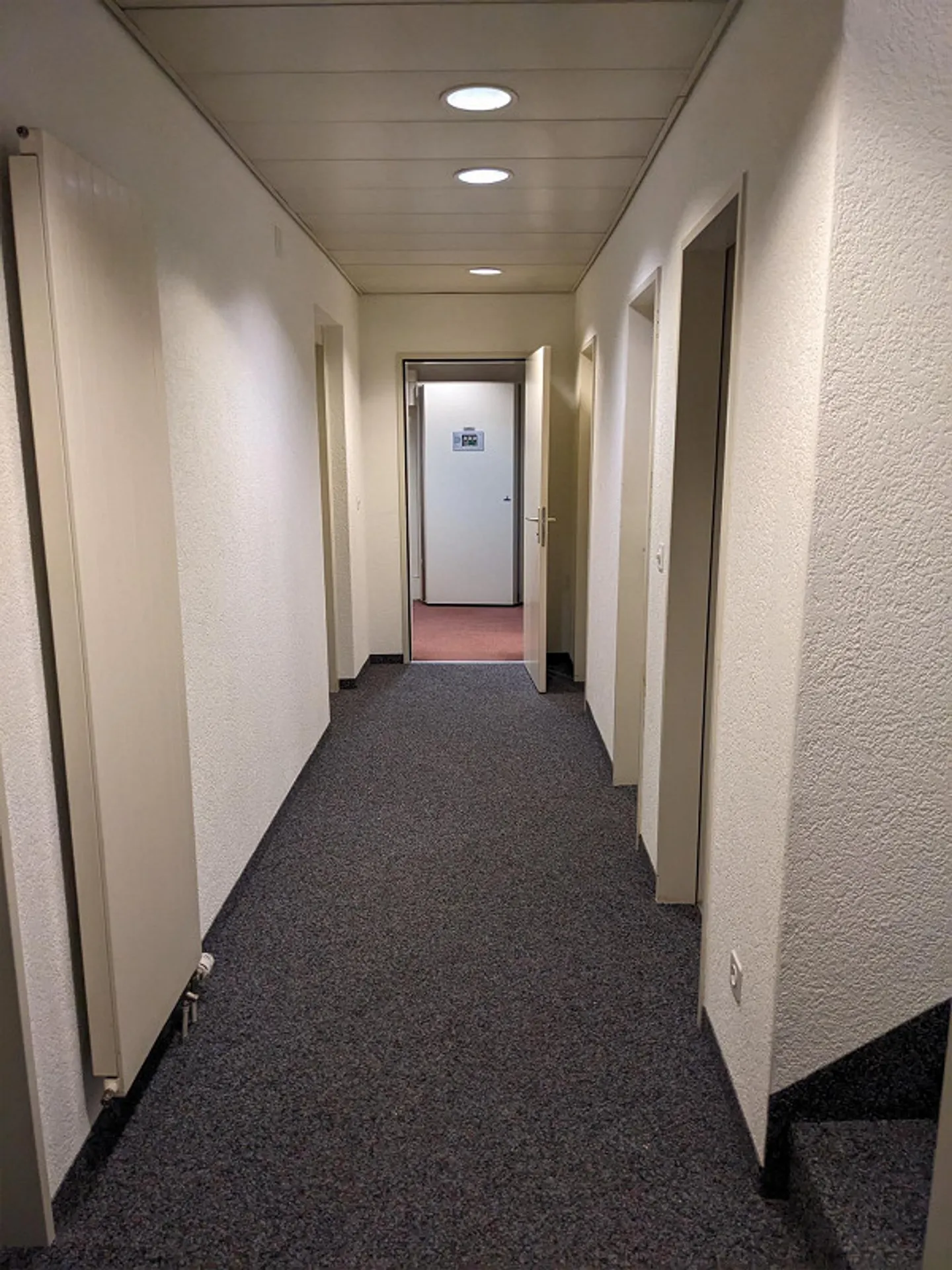 Versatile commercial space in the village center - Photo 18 of 23