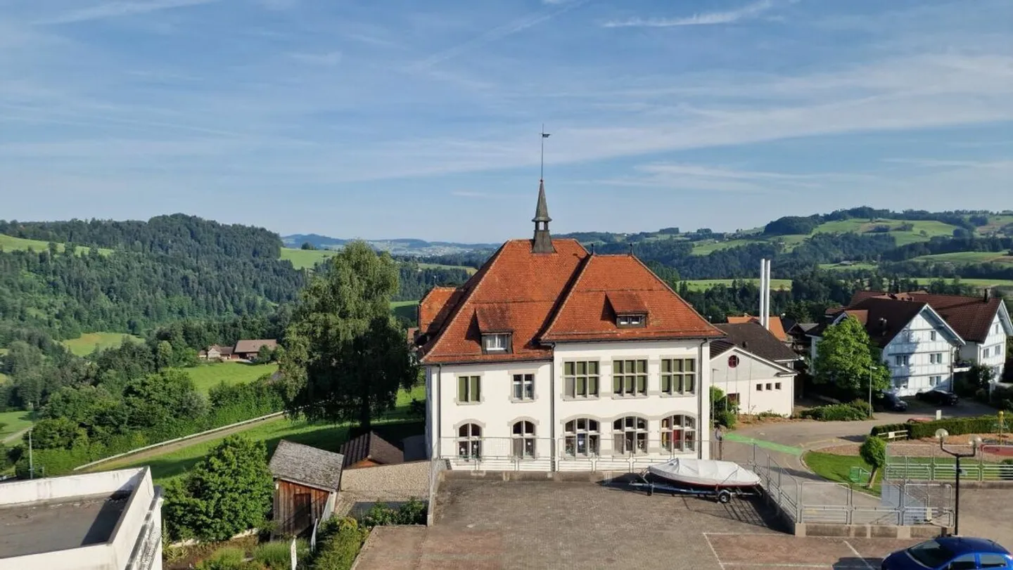 Charmante Dachwohnung mit Traumhaftem Blick - Foto 17 von 38