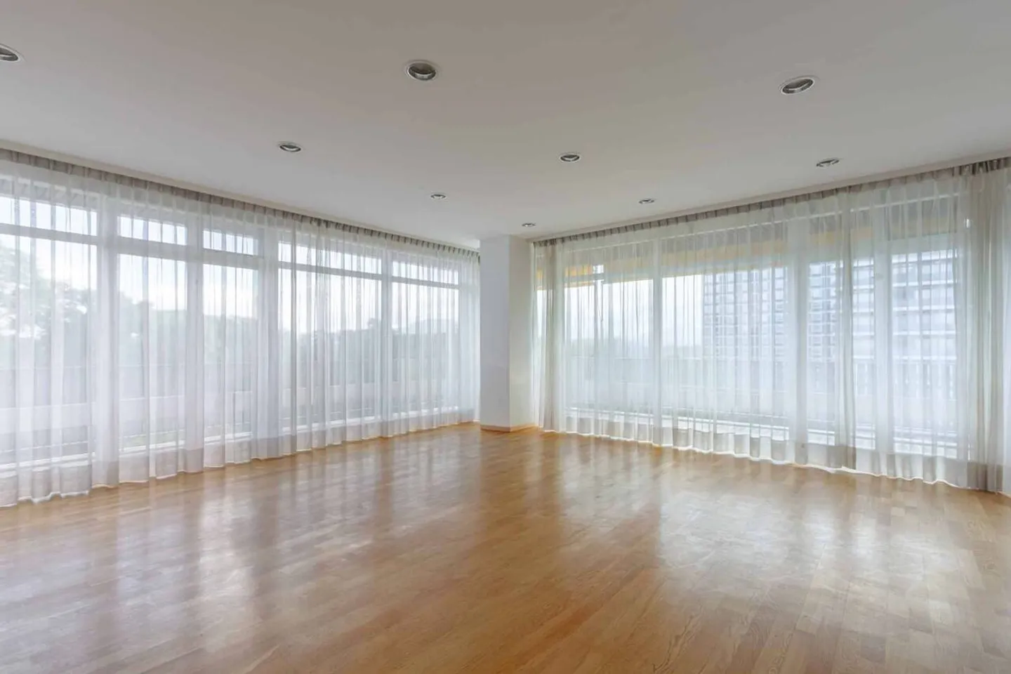 APPARTAMENTO DI 4 LOCALI SEMI-MOBILIATO - Foto 1 di 9