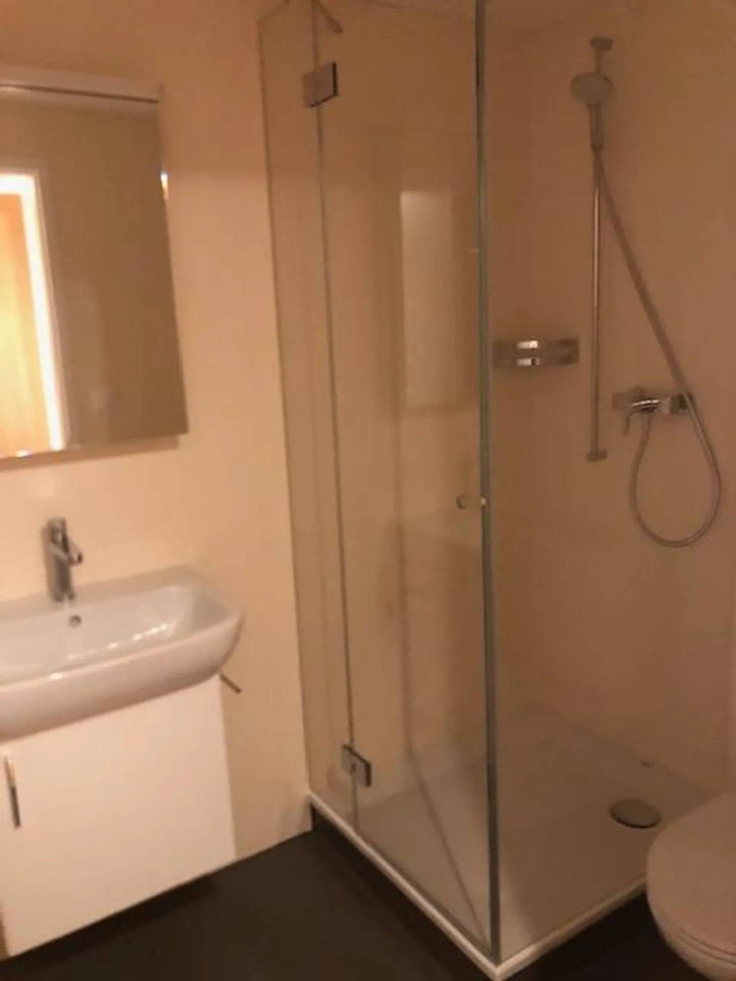 Un studio attrayant dans un emplacement central - Photo 3 sur 4