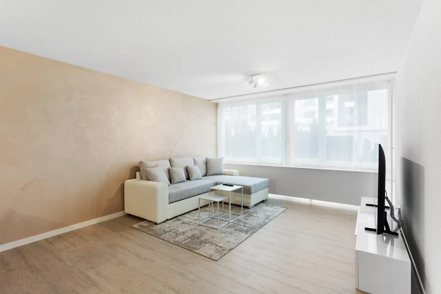 Modernes Möbliertes Apartment - Foto 3 von 19