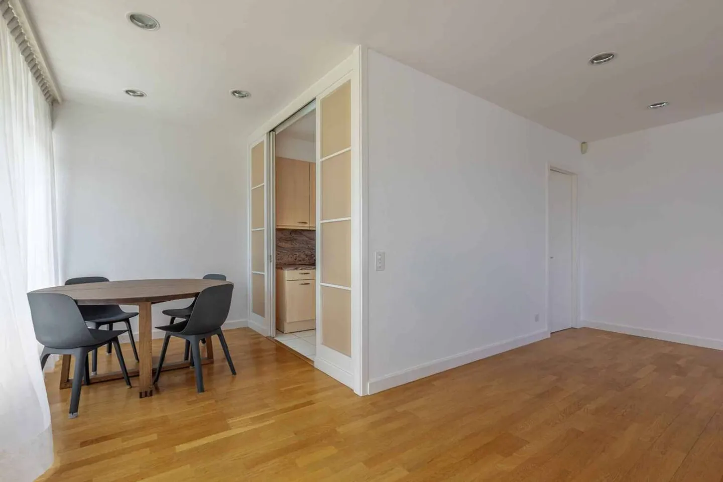 APPARTAMENTO DI 4 LOCALI SEMI-MOBILIATO - Foto 3 di 9