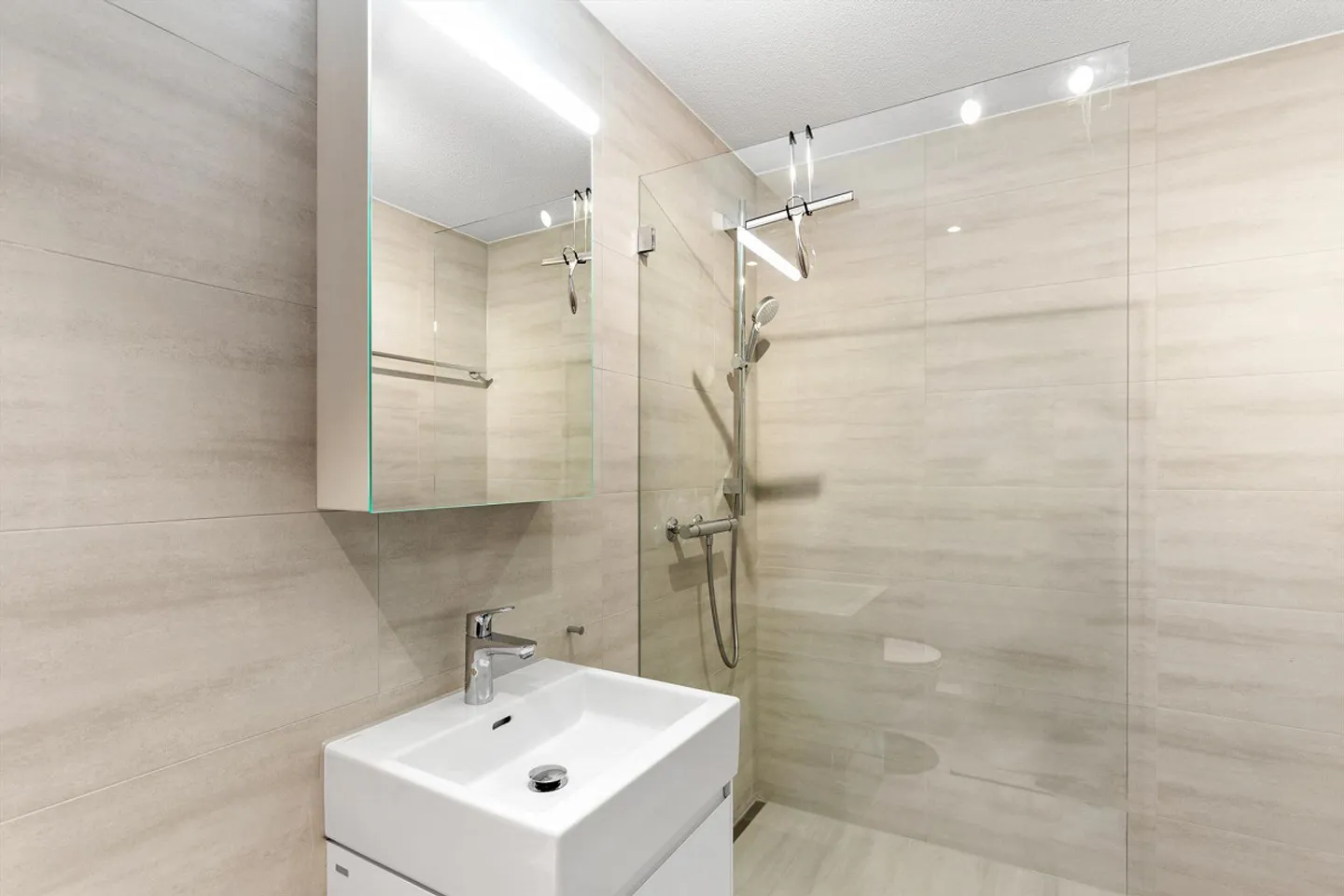 Modernes Möbliertes Apartment - Foto 15 von 19