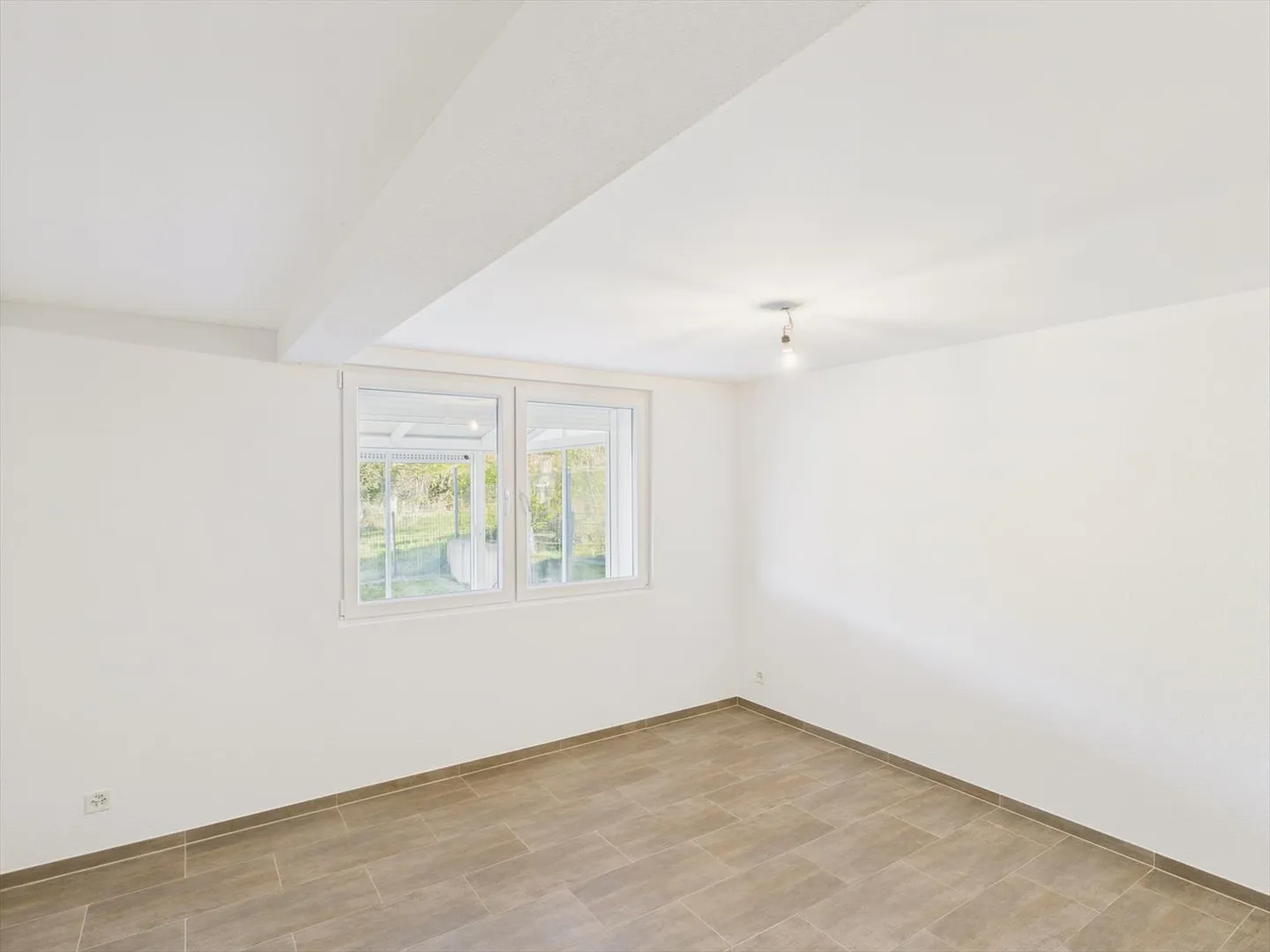 Bright 4.5-Room Apartment with Winter Garden - Photo 5 of 13