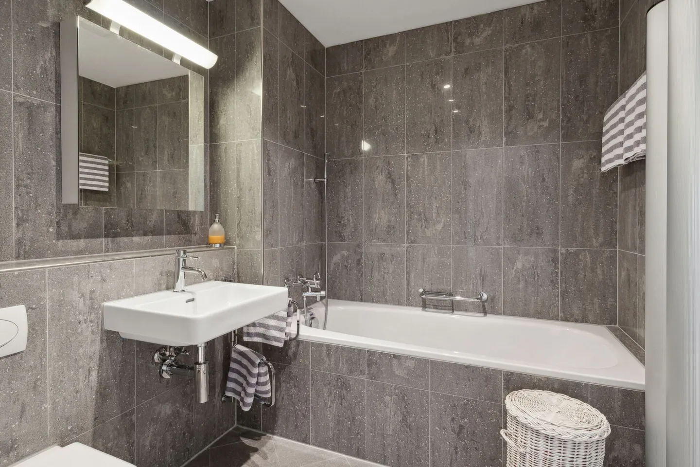 Appartamento attico 3½ locali a Pfaffhausen - Pace, sole e comfort - Foto 10 di 10
