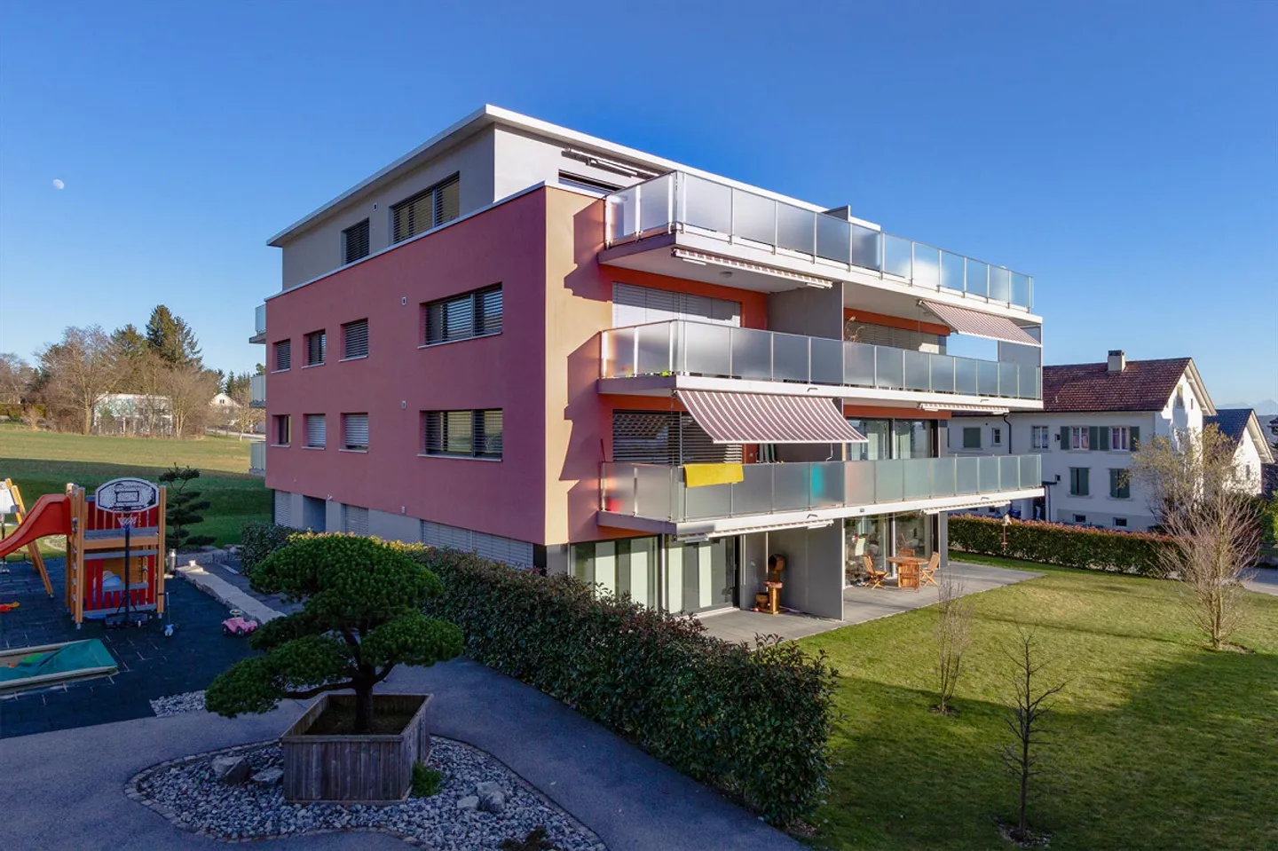 Vivere moderno di alta qualità con area giardino e vista sui campi! - Foto 2 di 11