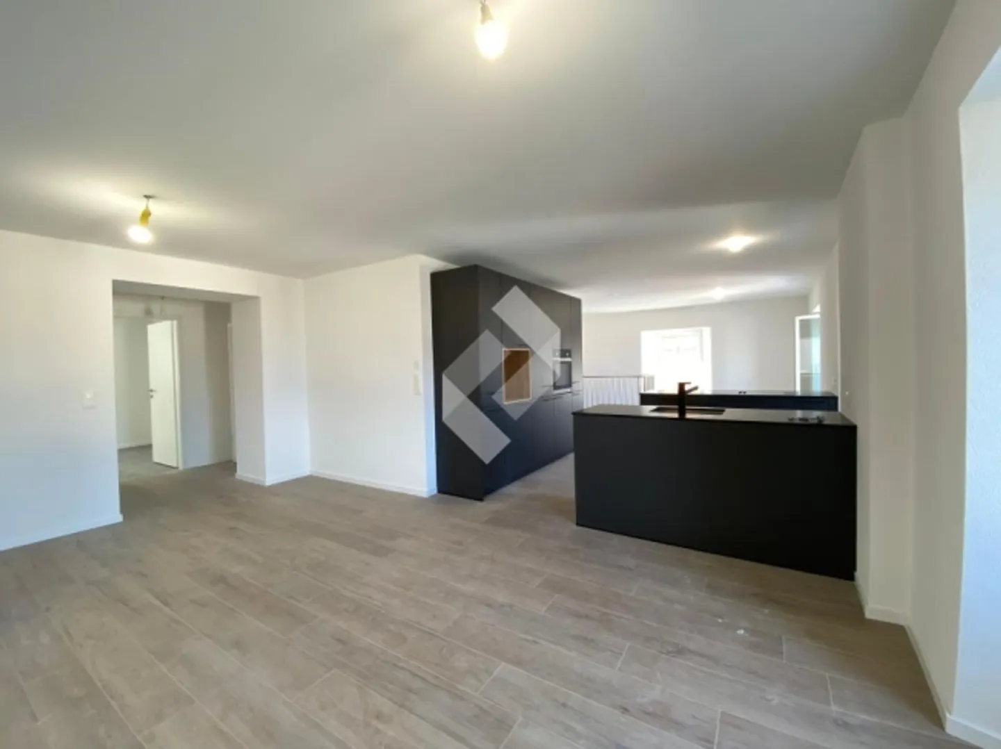 Maisonette di 4,5 stanze + terreno edificabile di 400 m2 - Foto 4 di 13