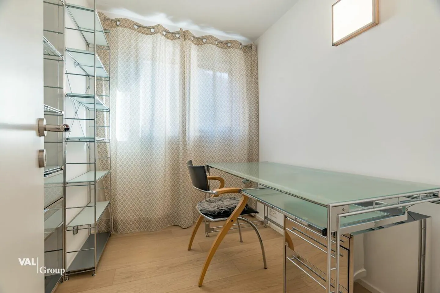 Alpine Eleganz und moderner Komfort im Herzen von Crans-Montana - Foto 8 von 17