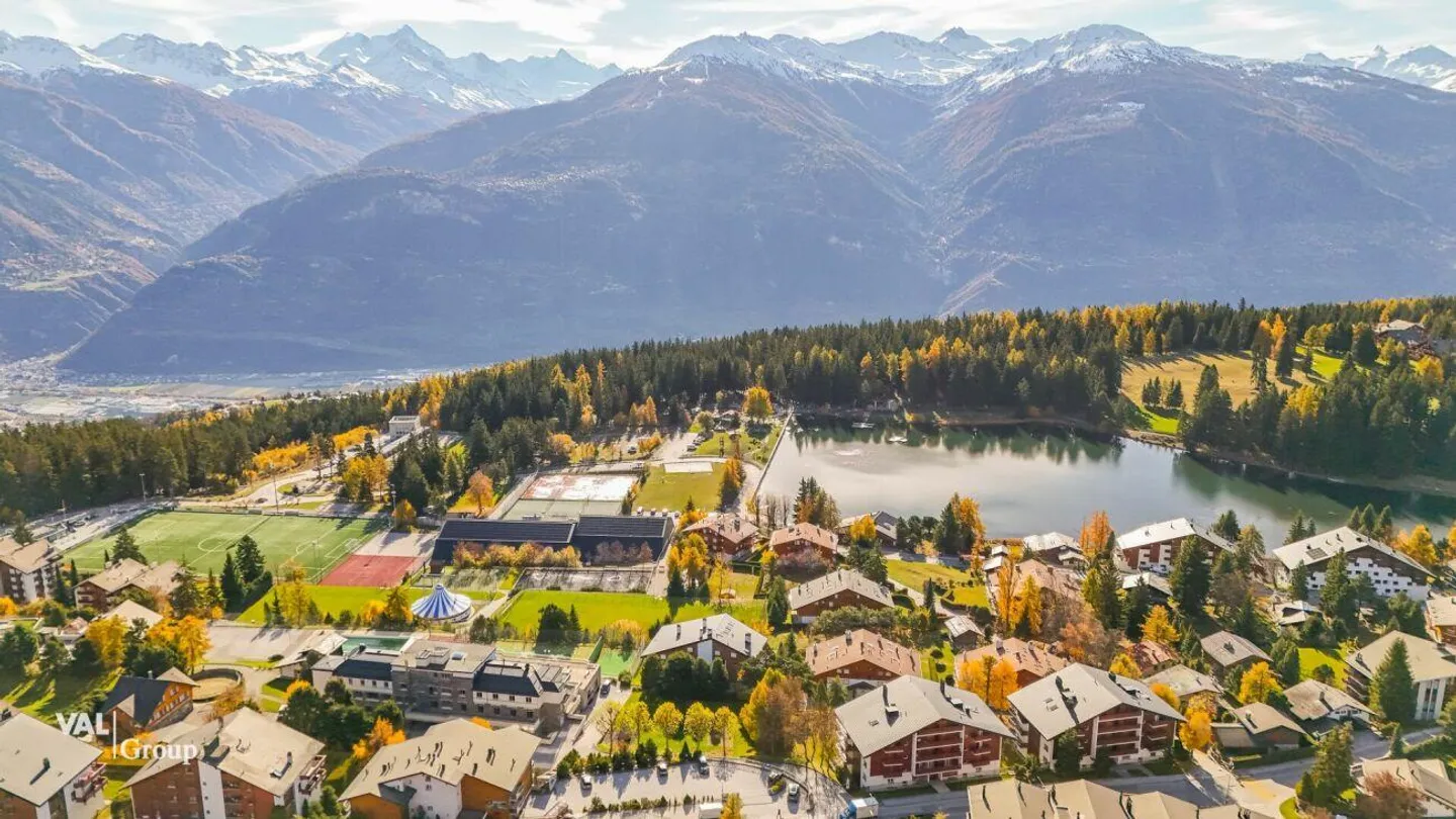 Alpine Eleganz und moderner Komfort im Herzen von Crans-Montana - Foto 14 von 17
