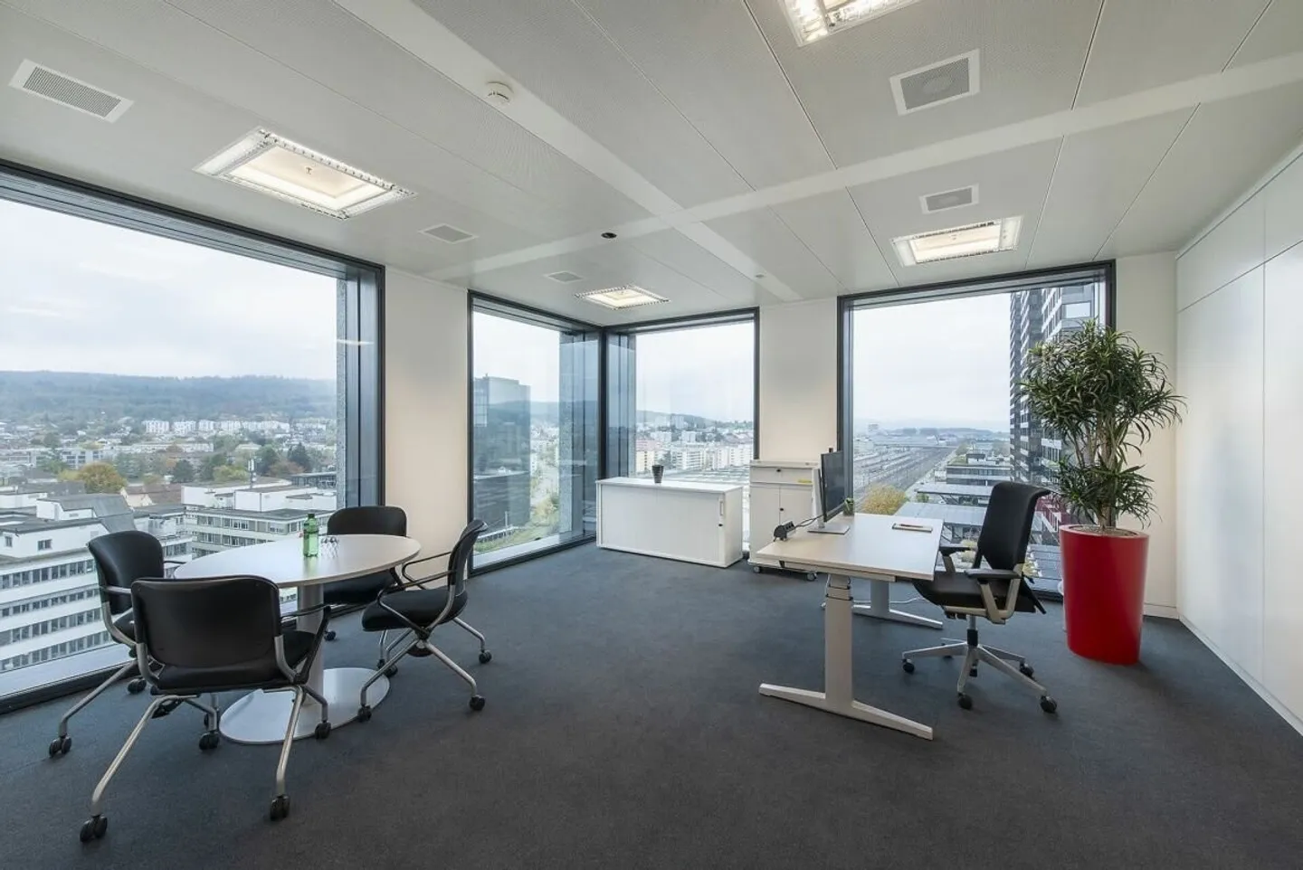 Bureaux modernes prêts à emménager directement à la gare d'Altstetten - Photo 4 sur 8