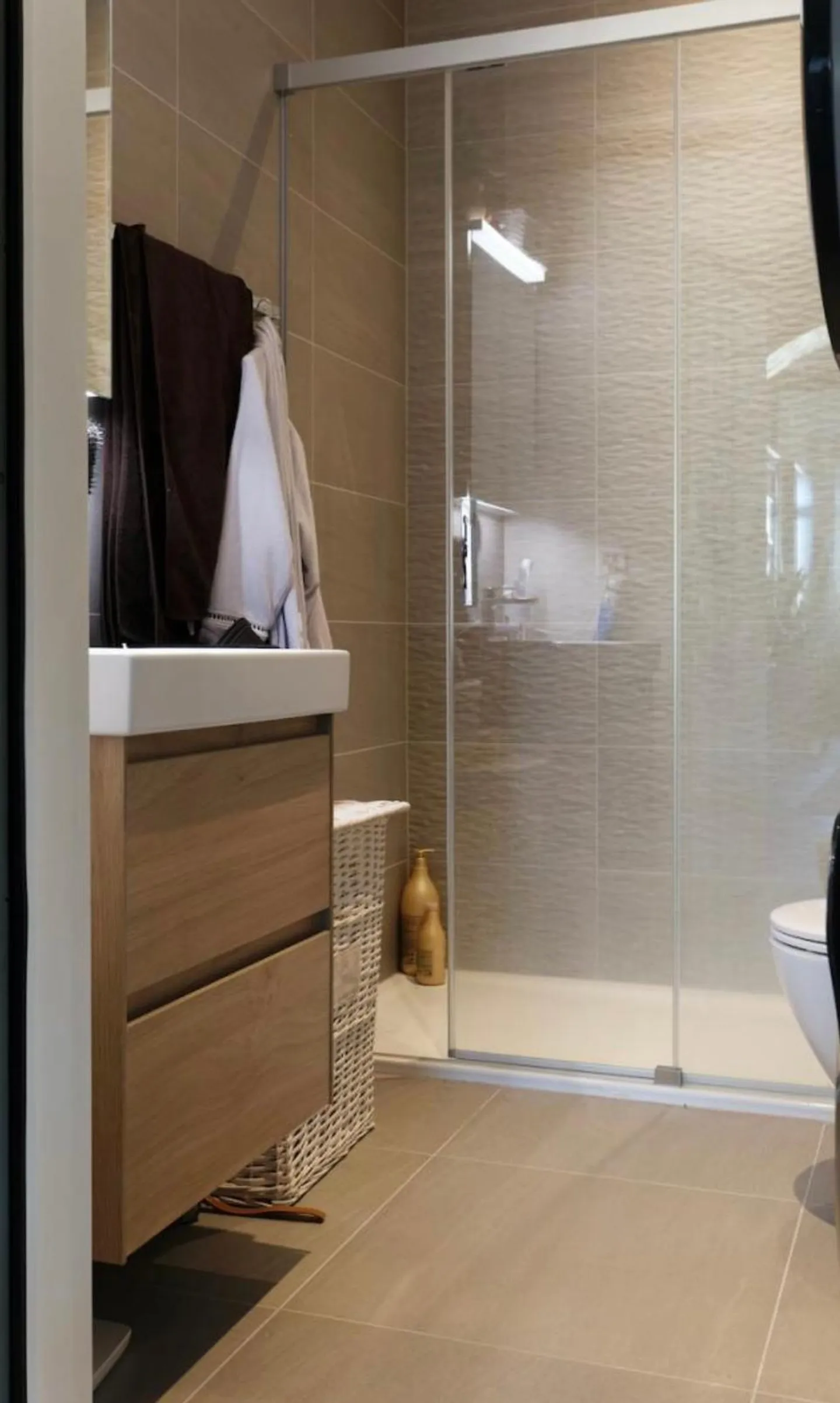 Vevey/Centre, appartement lumineux, hauts plafonds et balcon spacieux - Photo 10 sur 10