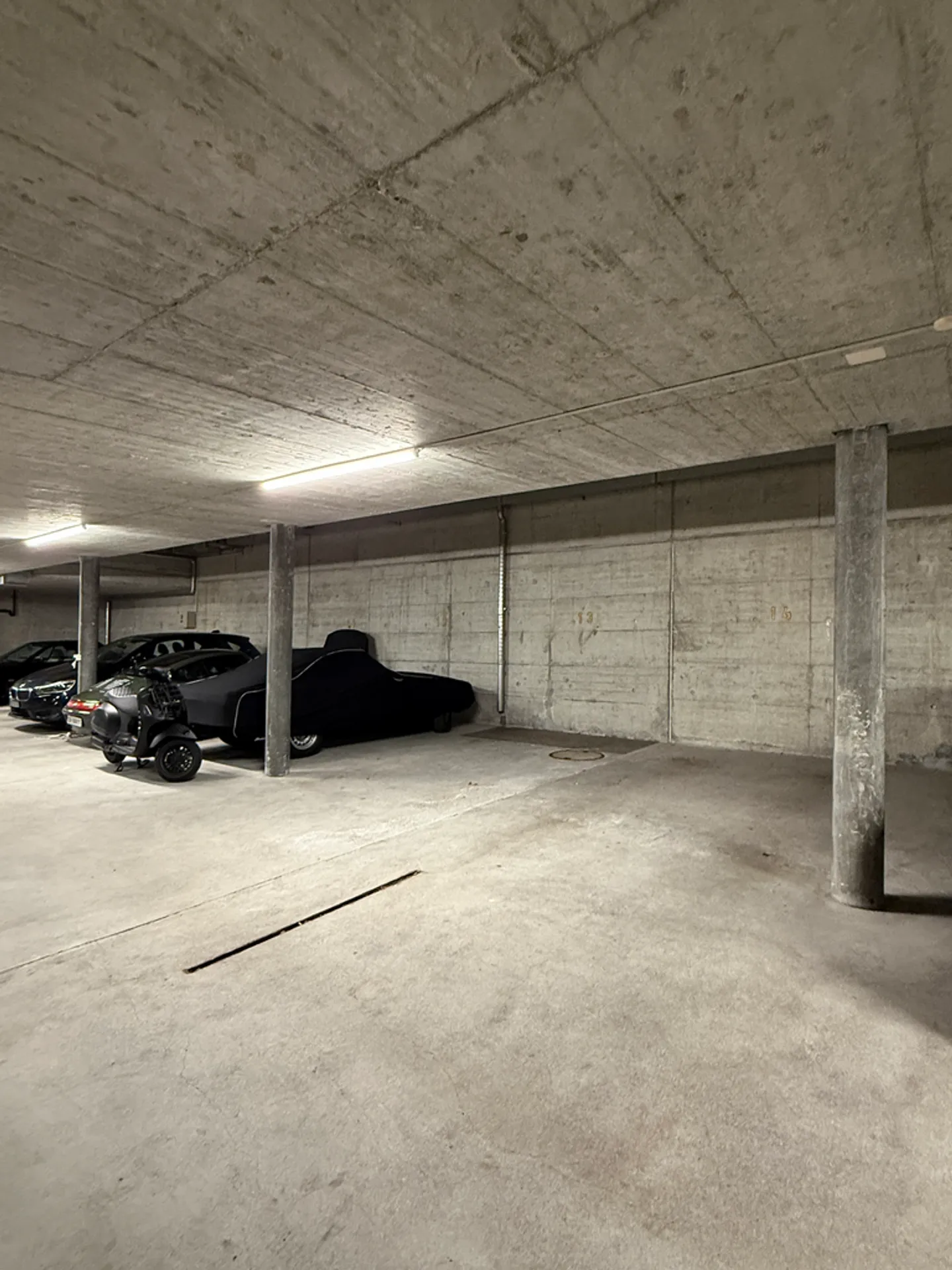 Place de parking souterraine - Photo 4 sur 7