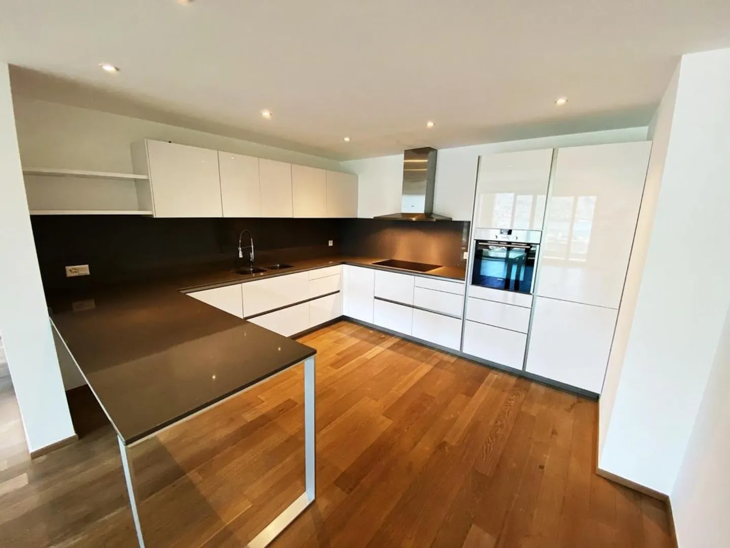 3.5 vista lago mozzafiato - Foto 3 di 21