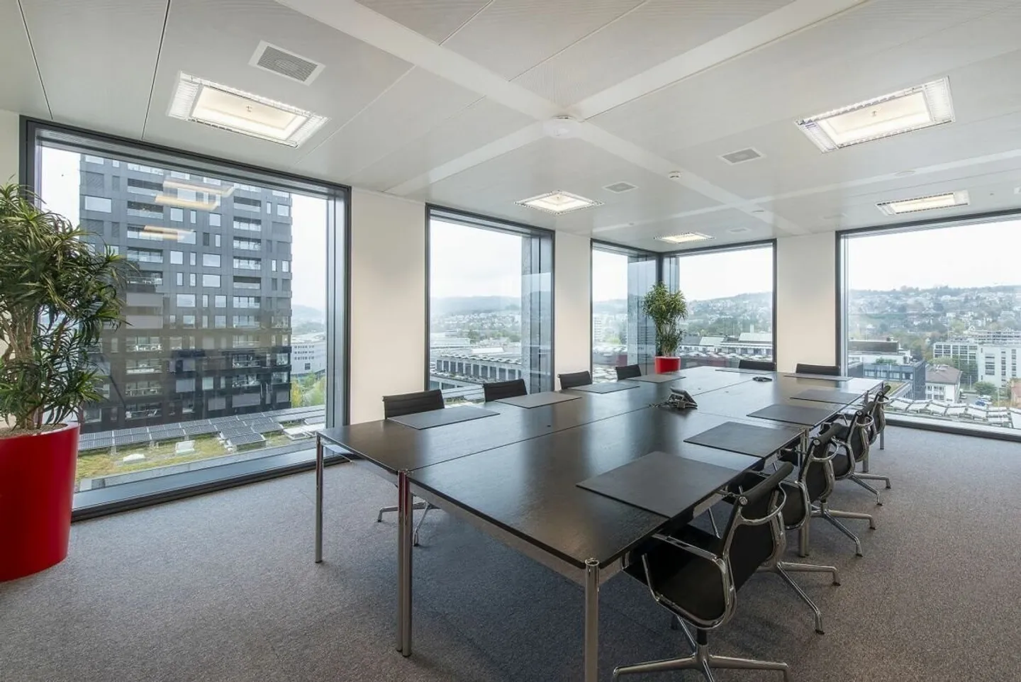 Bureaux modernes prêts à emménager directement à la gare d'Altstetten - Photo 5 sur 8