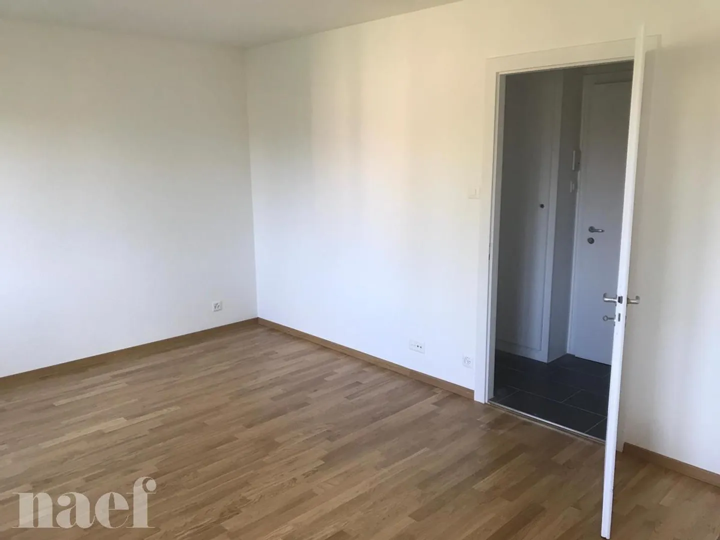 2nd floor studio in the Mélèzes cooperative - Photo 2 of 9