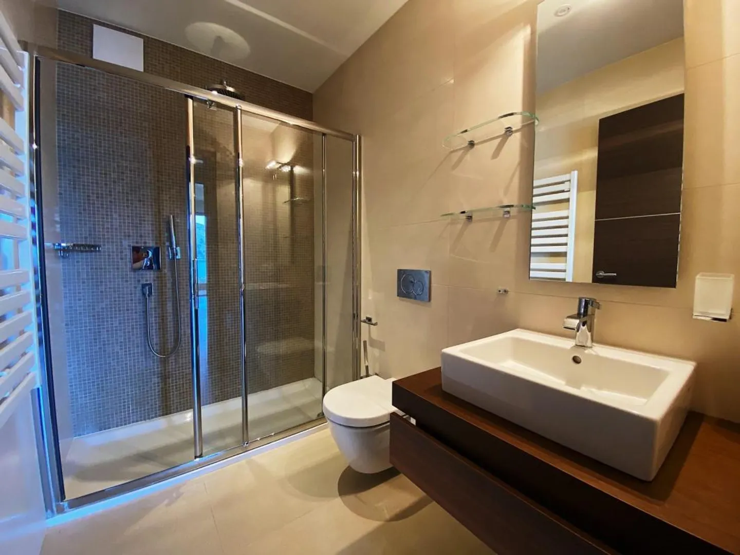 3.5 vista lago mozzafiato - Foto 13 di 21