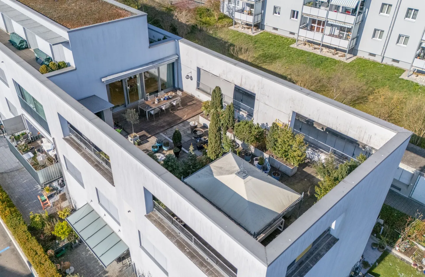 Unique terrace apartment with 136 m² outdoor area and modern living comfort - Photo 3 of 30