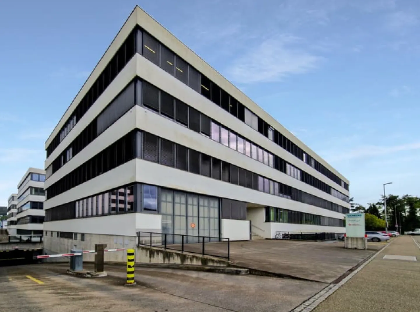 Flexible Büro-, Gewerbe- und Lagerflächen 45-592 m² an Toplage im Kägen Reinach BL - Foto 10 di 10