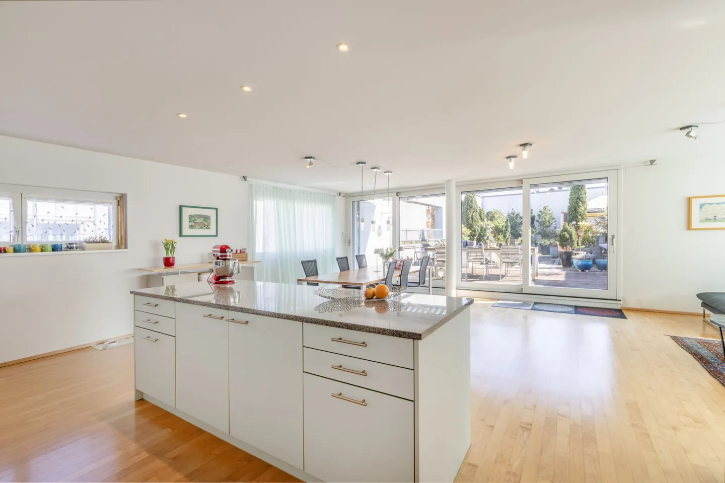 Unique terrace apartment with 136 m² outdoor area and modern living comfort - Photo 10 of 30