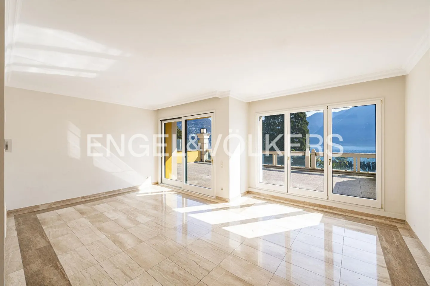 Appartements de luxe en première ligne au bord du lac - Photo 4 sur 11