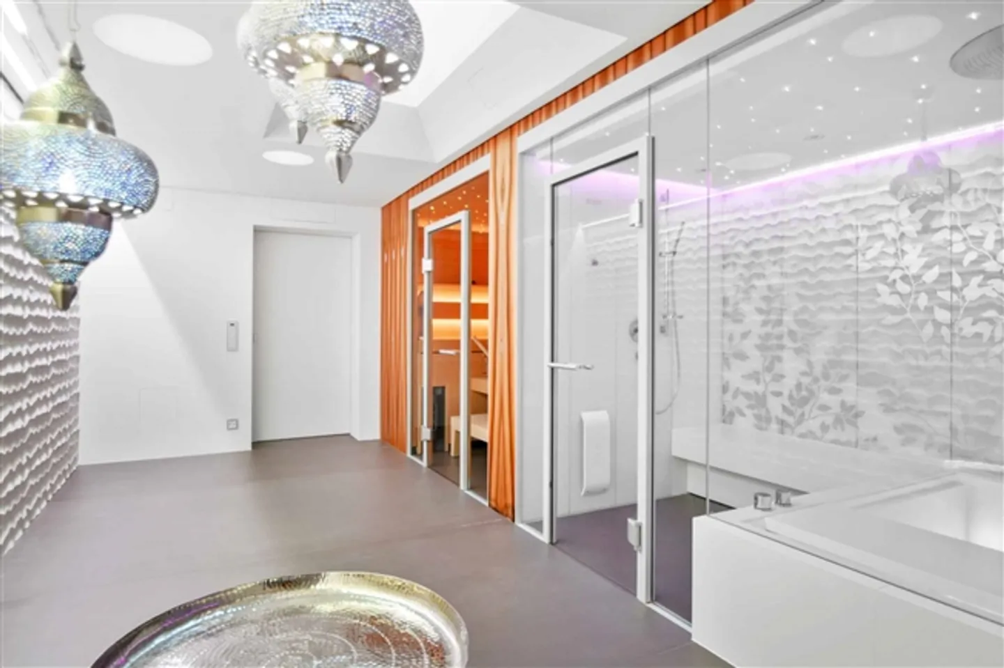 Extraordinary 12-Room Residence with Swimming Pool - Photo 8 of 11