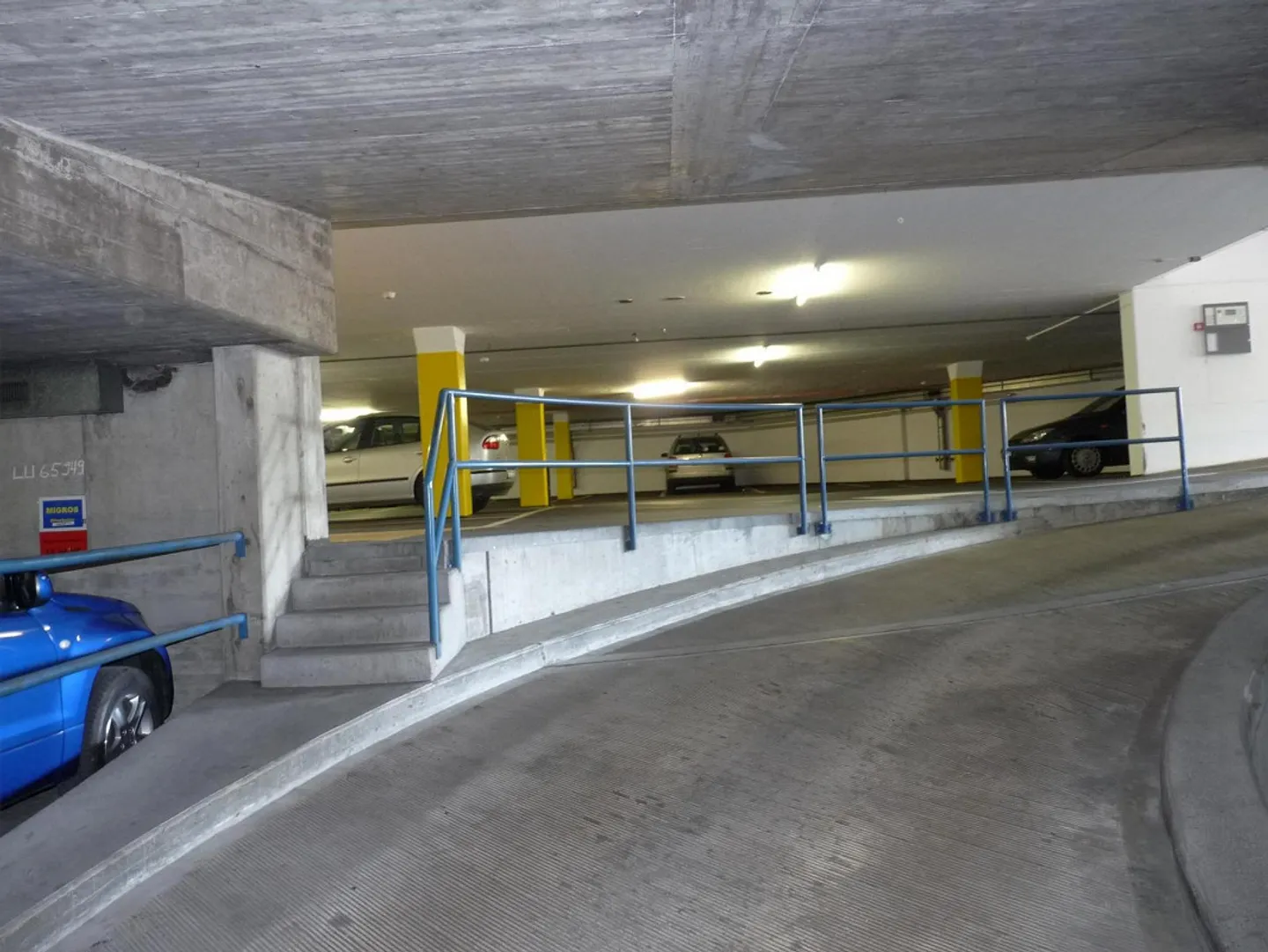 *Aktion* - Wir haben Platz für Ihr Auto - Nähe Bahnhof und Zentrum! - Photo 4 sur 5