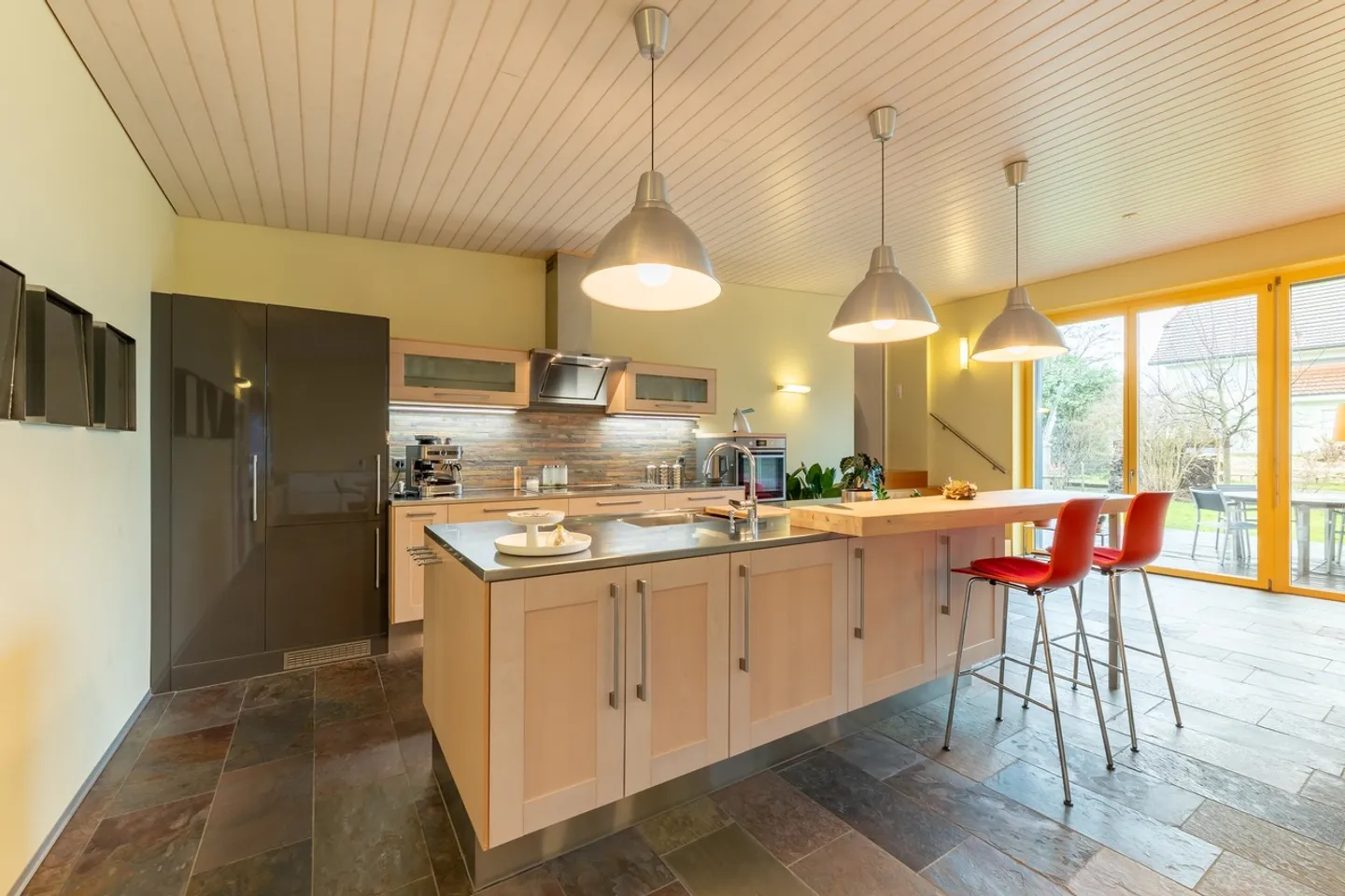 Architecture, caractère et qualité de vie à un haut niveau - avec appartement séparé - Photo 3 sur 9