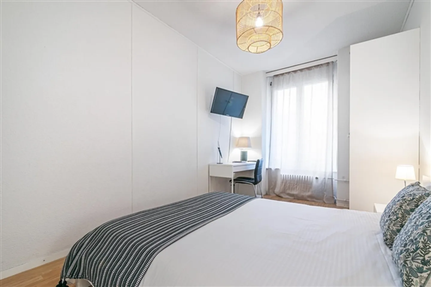 Studio moderne meublé près de la gare de Lausanne – Rue du Simplon 10! - Photo 2 sur 10