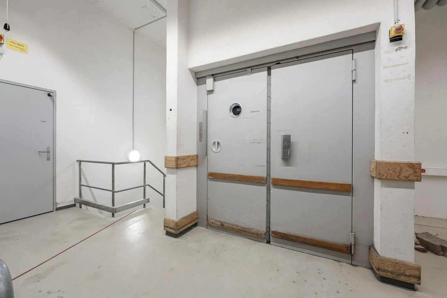 Espace de vente avec très bonne visibilité incluant un système de refroidissement - Rez-de-chaussée ! - Photo 5 sur 13