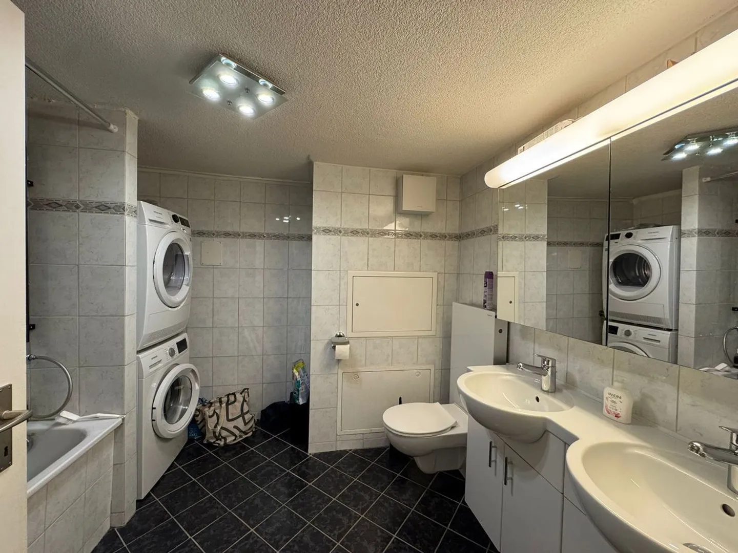 RENDITE-MFH (5%) DANS LE GLARNERLAND EN PLEINE CROISSANCE - Photo 8 sur 13