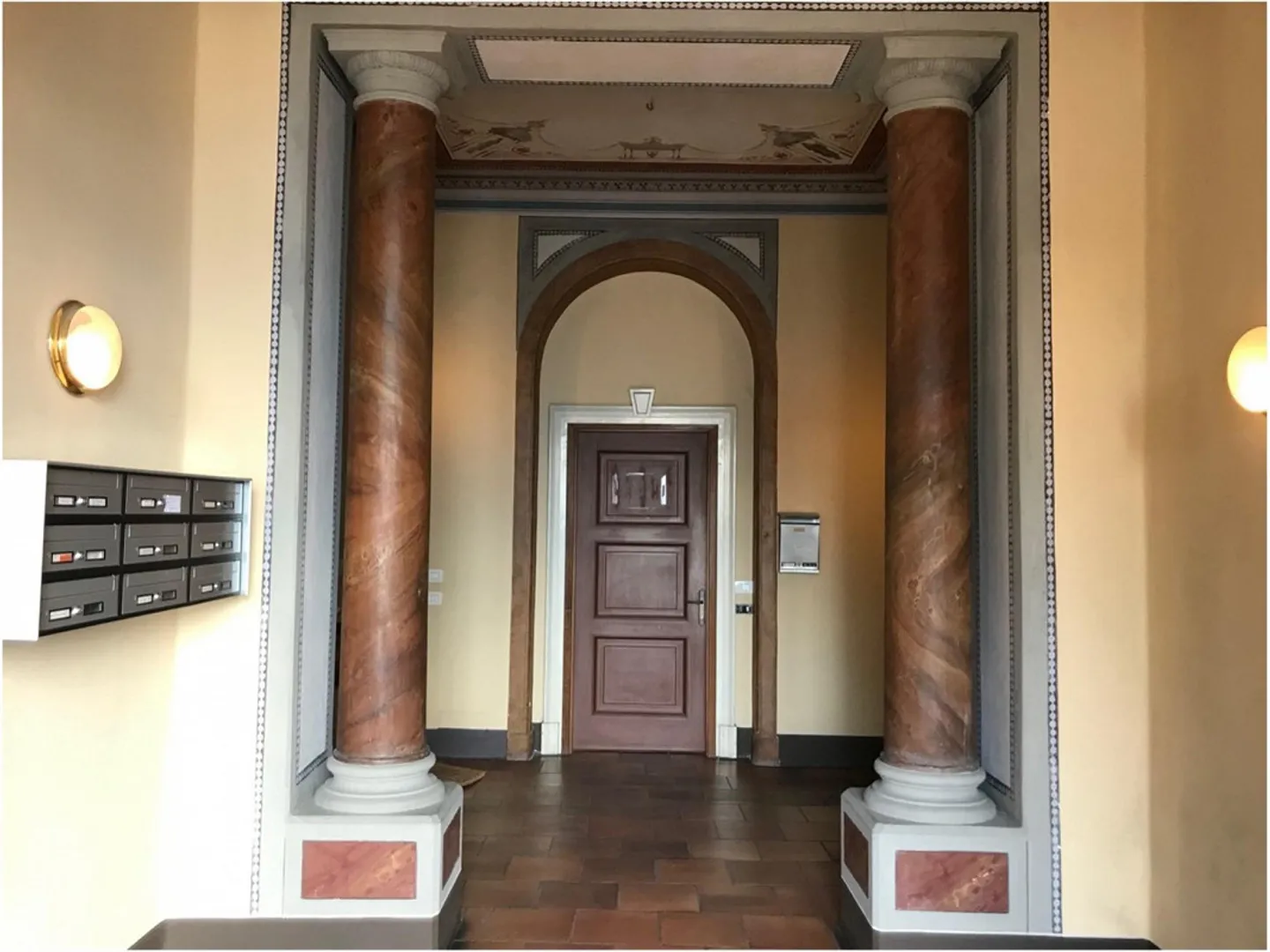 Charming Apartment with Lake View - Photo 3 of 12