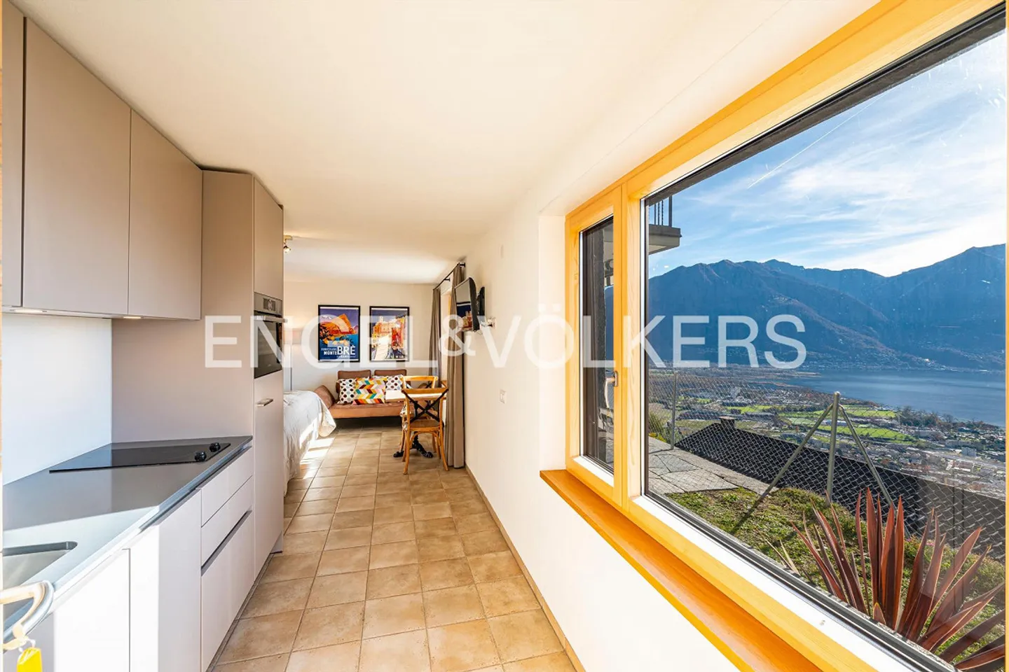 Sun-drenched Ticino house in idyllic hillside location (16) - Photo 11 of 14