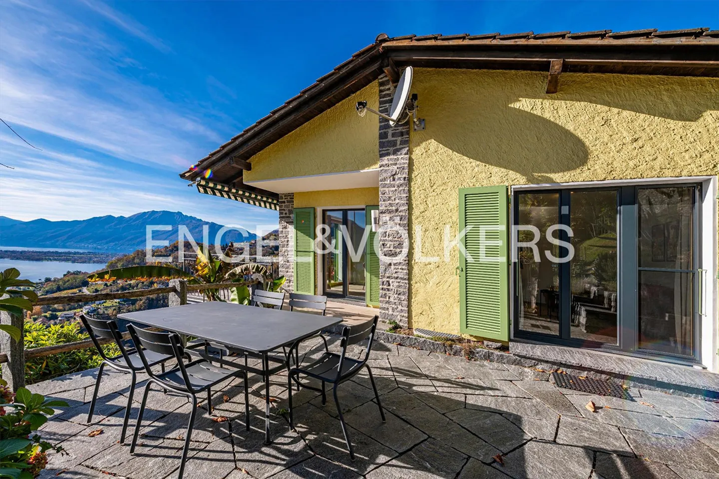 Sun-drenched Ticino house in idyllic hillside location (16) - Photo 8 of 14