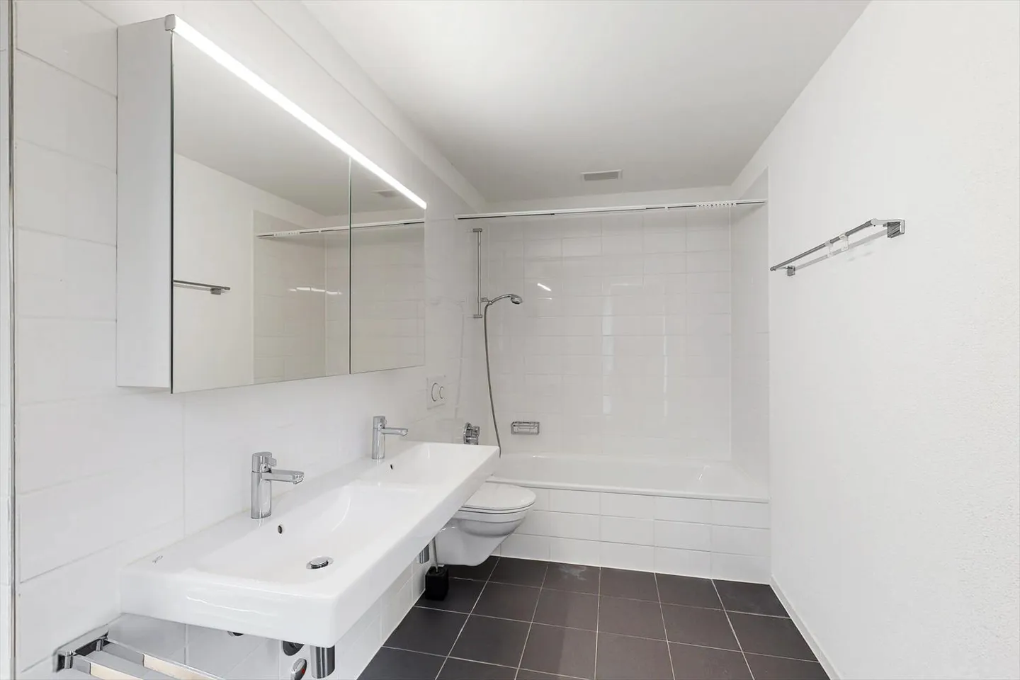 Appartement lumineux et moderne - Photo 9 sur 12